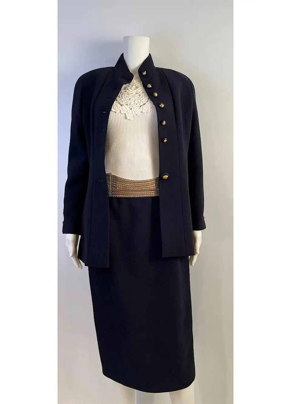 93P/93A 1993 Chanel Boutique Vintage Dark Navy Skirt Suit Set FR 36/38