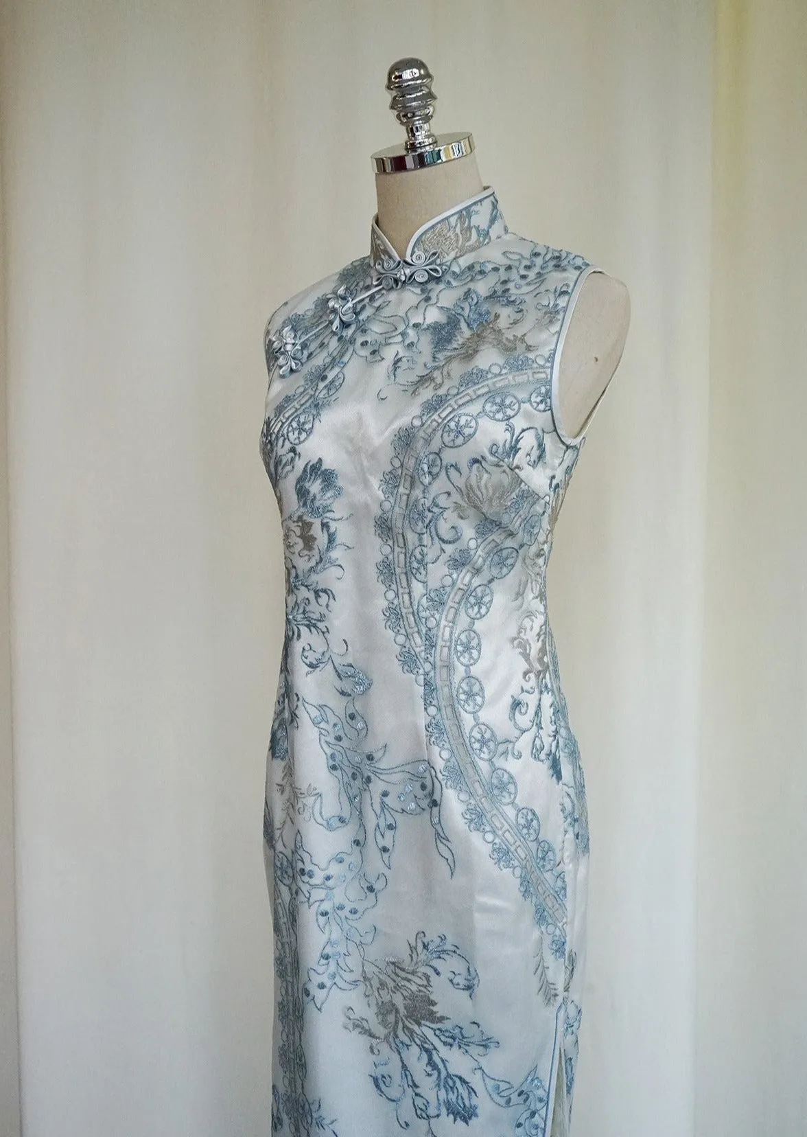 Alyssum Sleeveless Lace Qipao