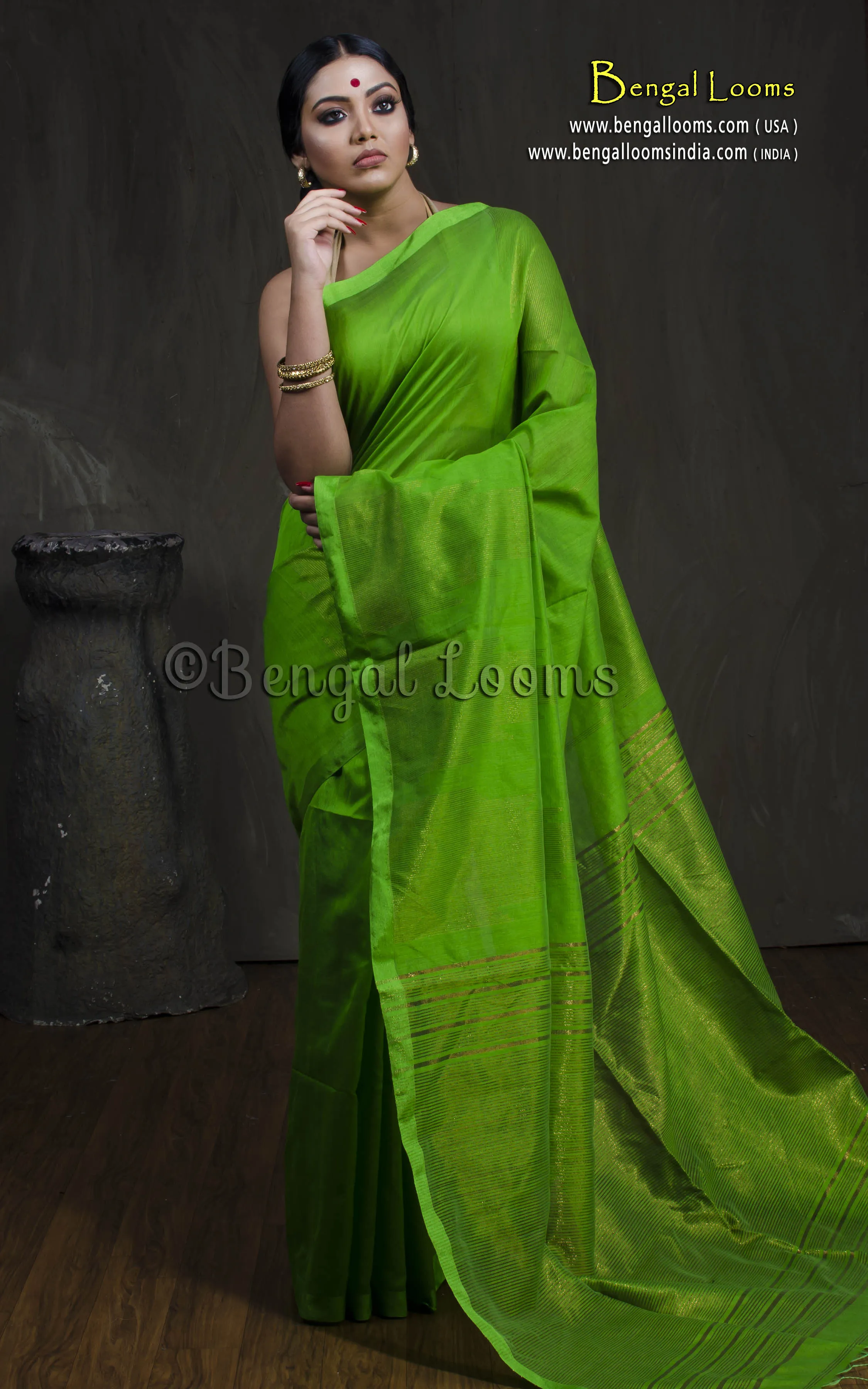 Handwoven Crowned Temple Border Soft Cotton Kanjivaram Saree in Green