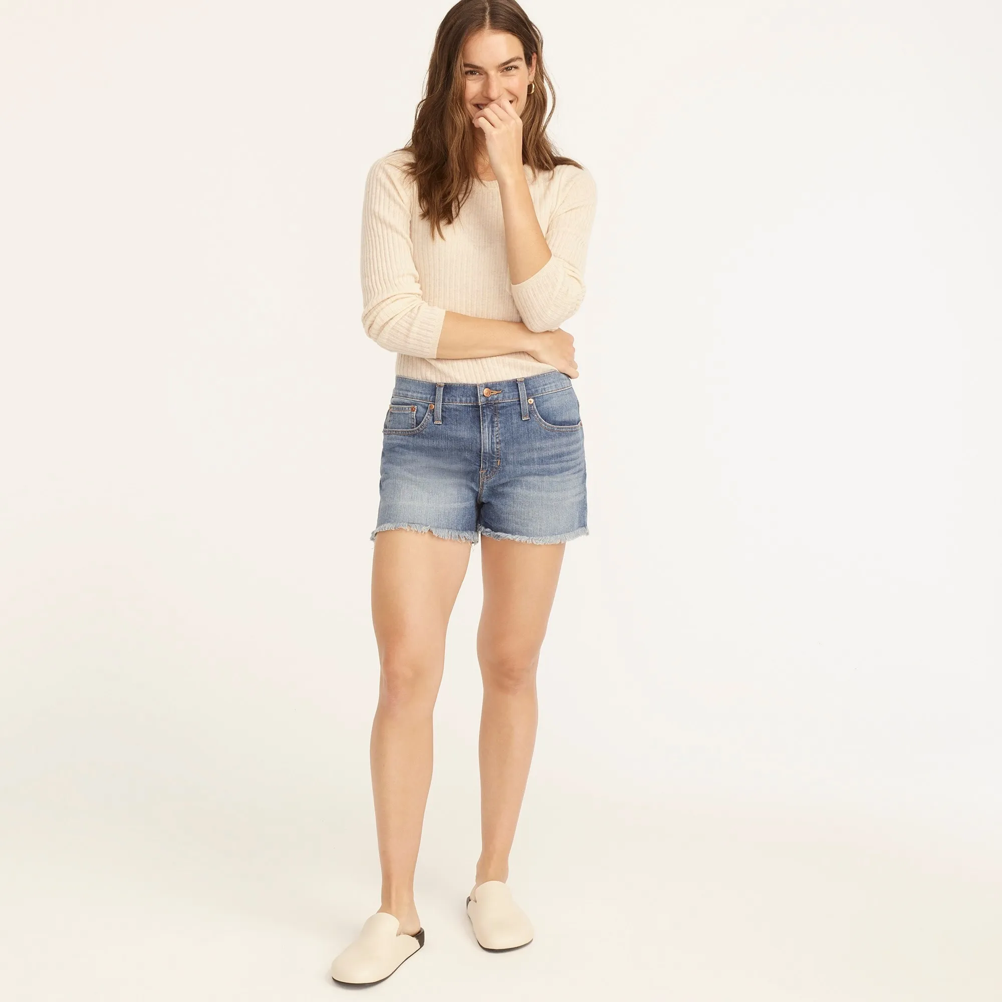 Mid-rise denim short in Squash wash