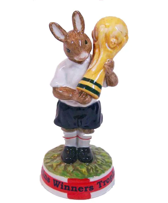 Royal Doulton Bunnykins Figurine WINNERS TROPHY 2006 DB409 Limited edition