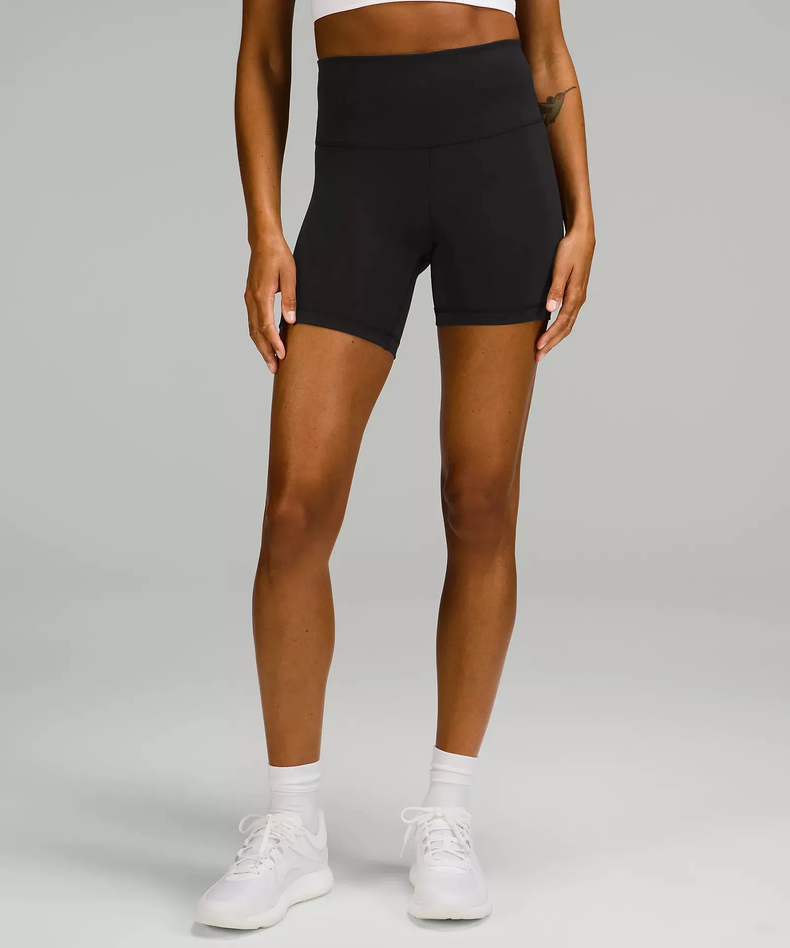 Women's Wunder Train High-Rise Short 6 (Black)